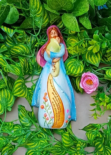 Amor Infinito: Obra Pintada a Mano de Madre con Bebé