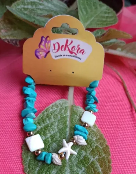 Pulsera en Piedra Turquesa y Estrella de Mar: Un Toque Natural de Elegancia