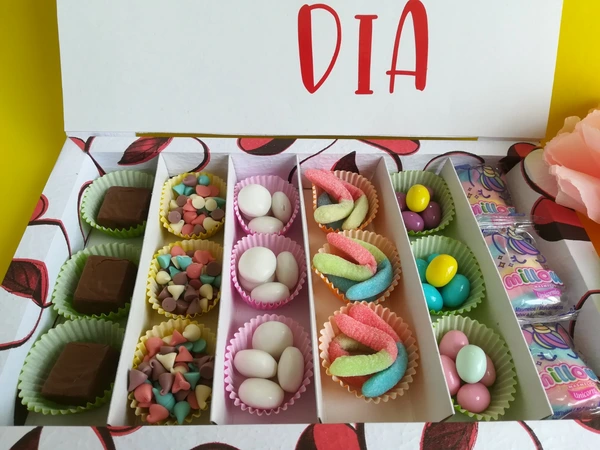 Cajas de Cartón y Cartulina para Regalos Personalizadas: Un Toque Único para tus Detalles Especiales