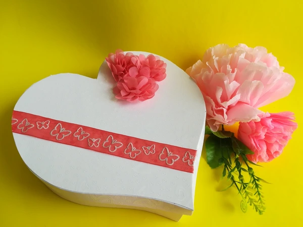 Cajas de Cartón y Cartulina para Regalos Personalizadas: Un Toque Único para tus Detalles Especiales